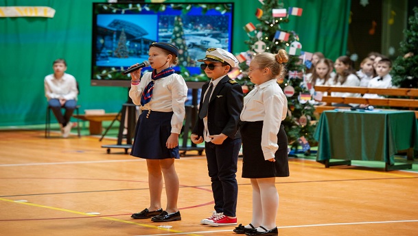 Występ uczniów klasy pierwszej